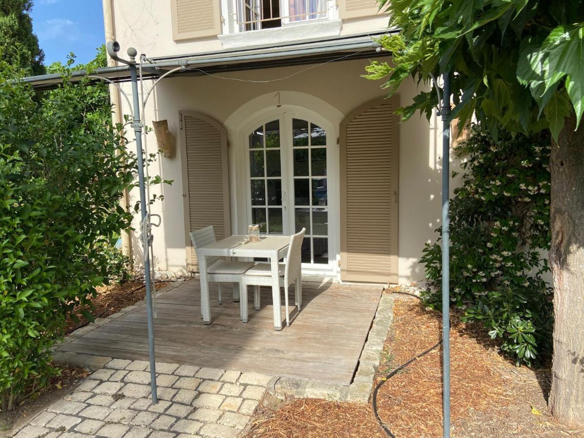 Double Room Balcony Pool View 1 24 sqm