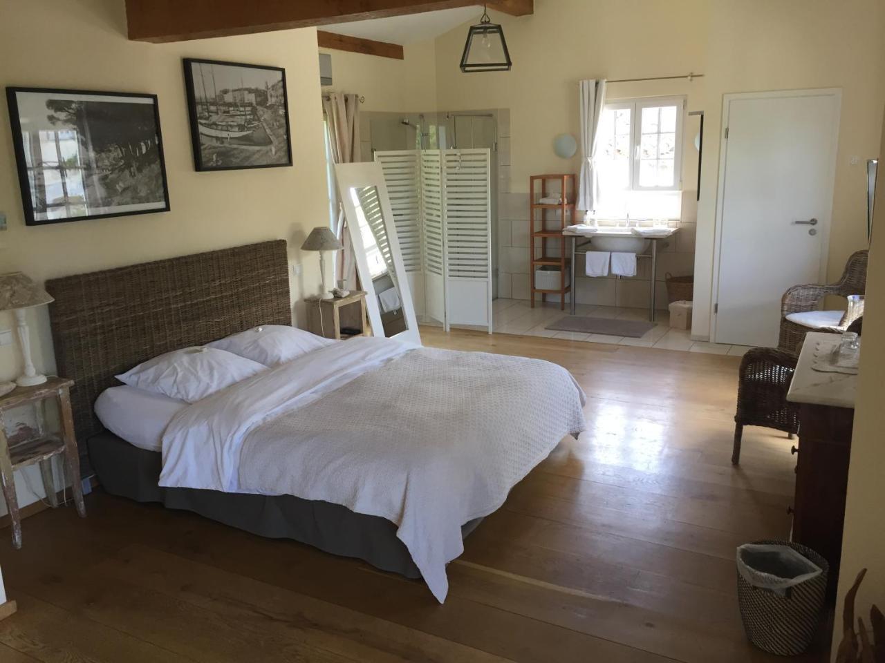 Superior Double Room Balcony Pool View 4 36 sqm
