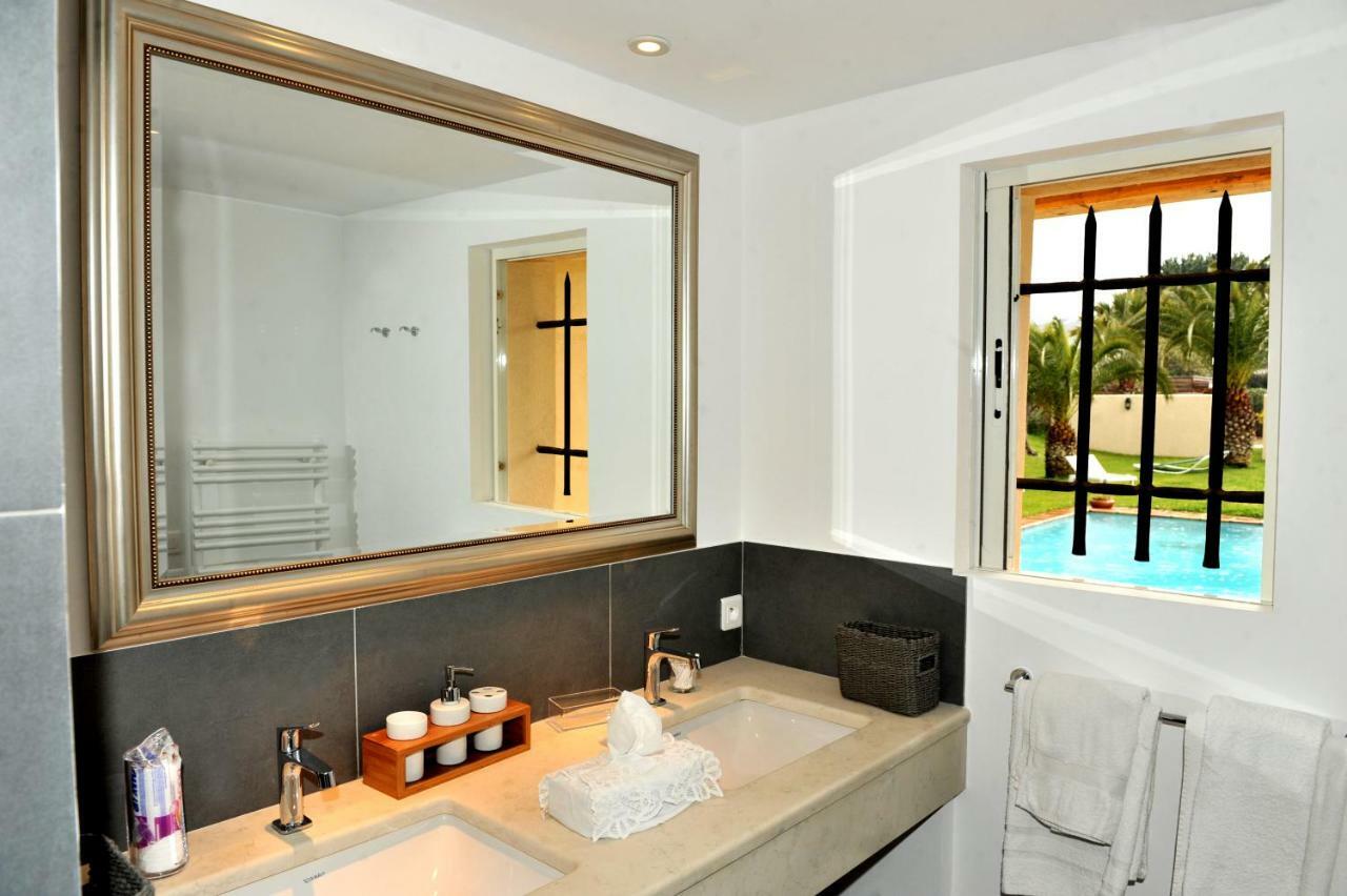 Chambre Double Supérieure - Vue sur Piscine