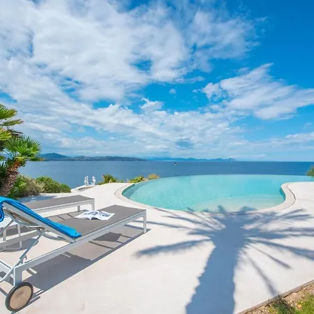 Great Villa Wil Big Garden, Private Pool And Sea View-2